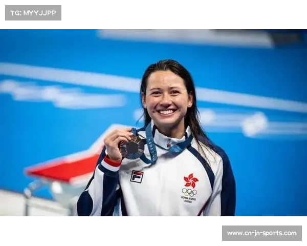 何诗蓓因肩部炎症退赛 将休养三周恢复状态